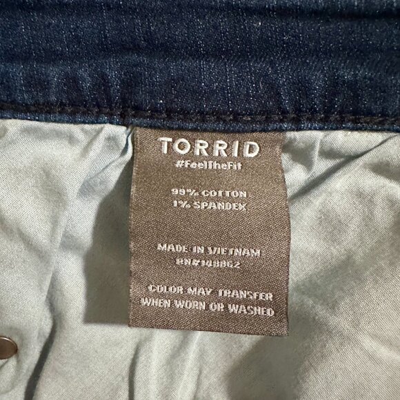 Torrid Vintage Stretch High-Rise Button Fly 5" Denim Shorts, Plus Size 14 - Picture 4 of 4